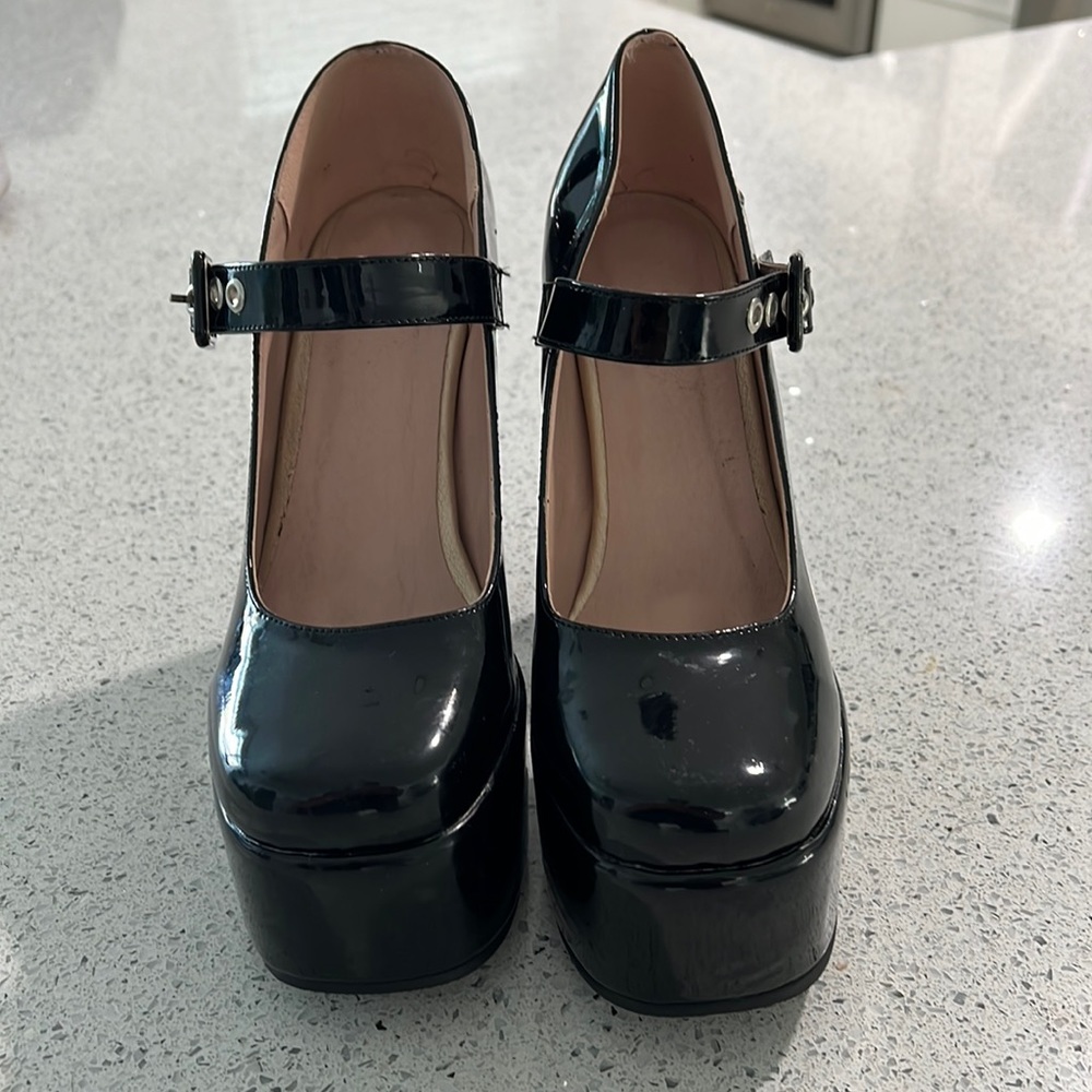 Women’s  Black Patent Leather Platform Heels